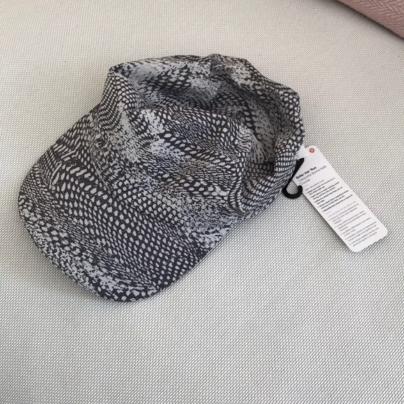 NWT lululemon baller hat - Picture 4 of 6